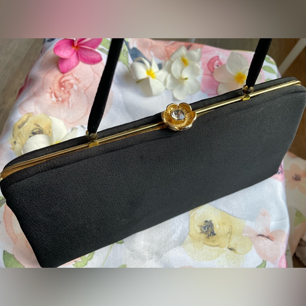 ✨🌼VINTAGE 1950s Black Wristlet Purse With Gold Flower✨🌼 Rare